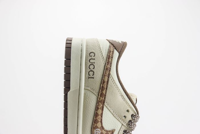 Nike SB Dunk Low x  GUCCI 08