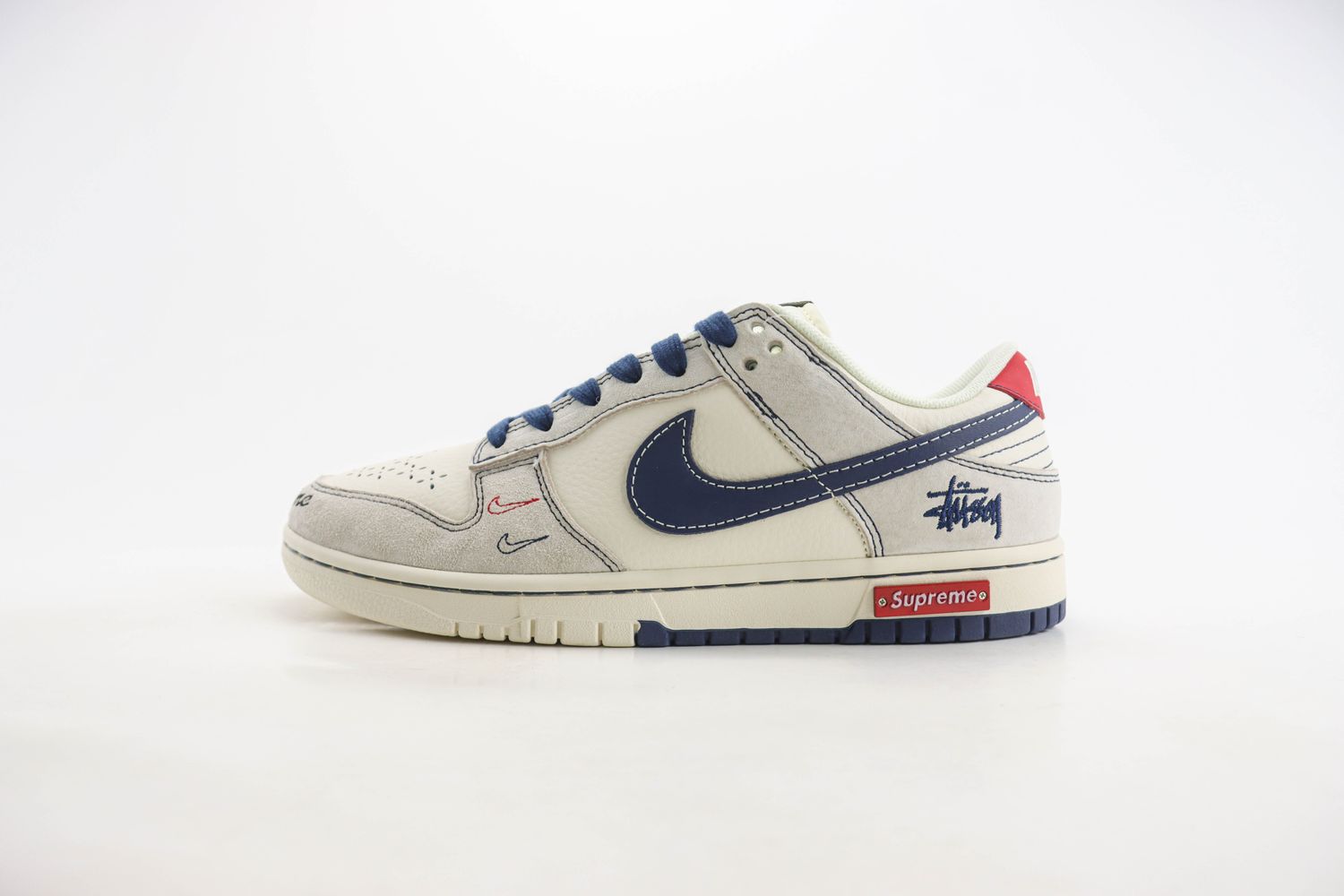 Nike SB Dunk Low x Stussy x supreme 01