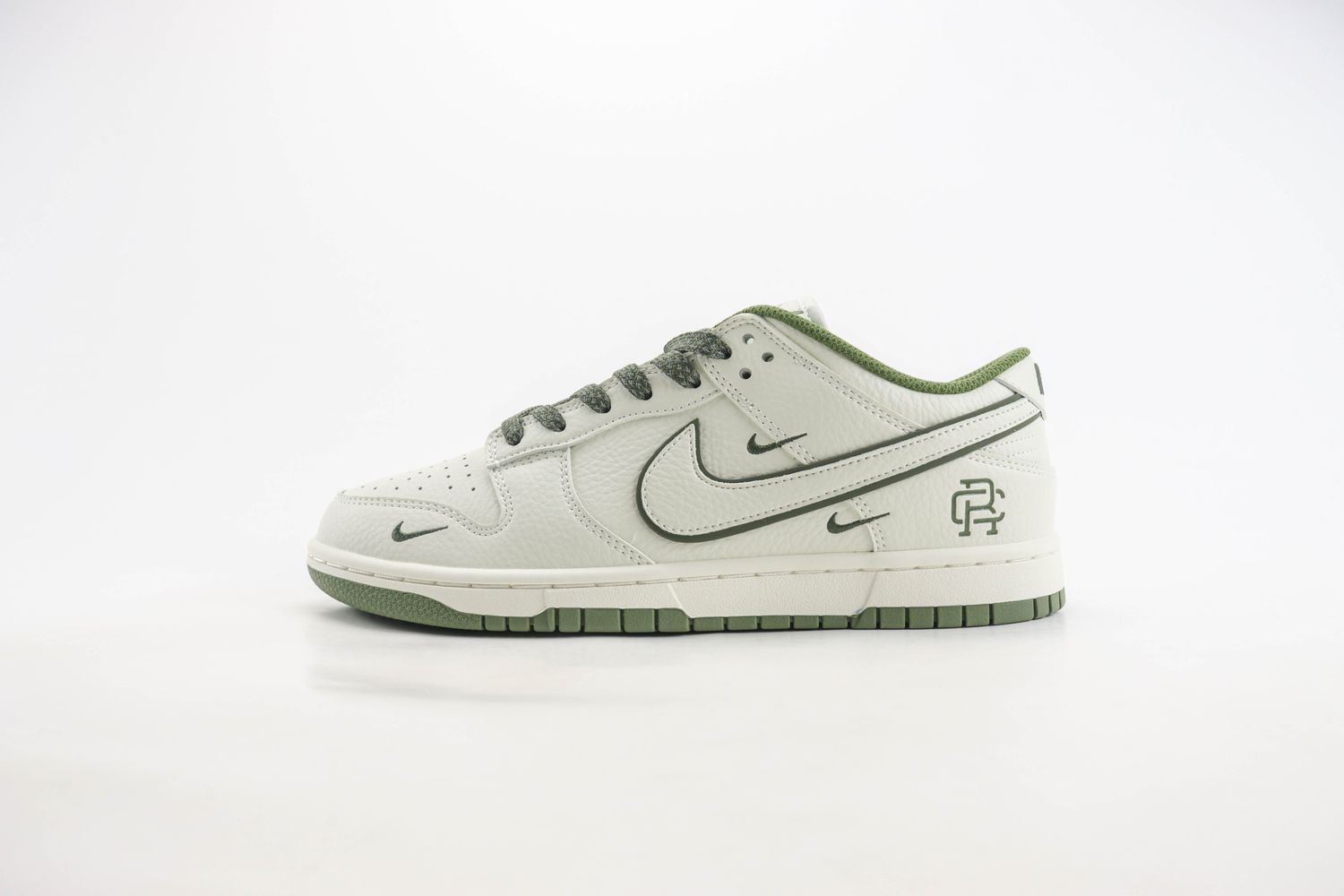 NK SB Dunk Low Retro "DIY