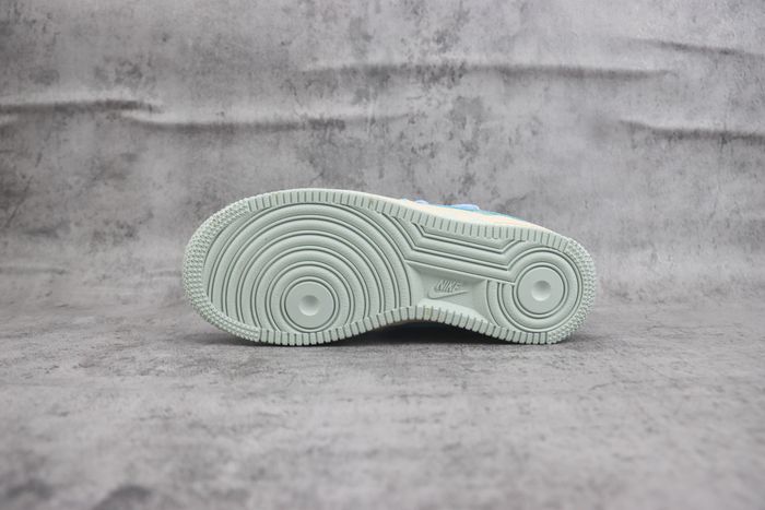 Nike Air Force 1 Low 07 x KAWS 10