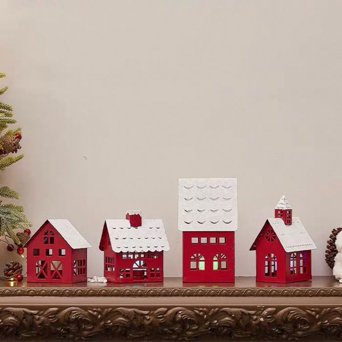 Шинэ жилийн чимэглэлийн байшин