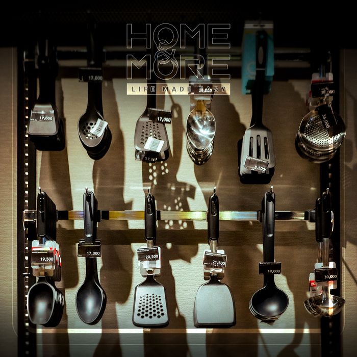 TV SOLID TURNER  ХАР ХАВТГАЙ ХУТГУУР