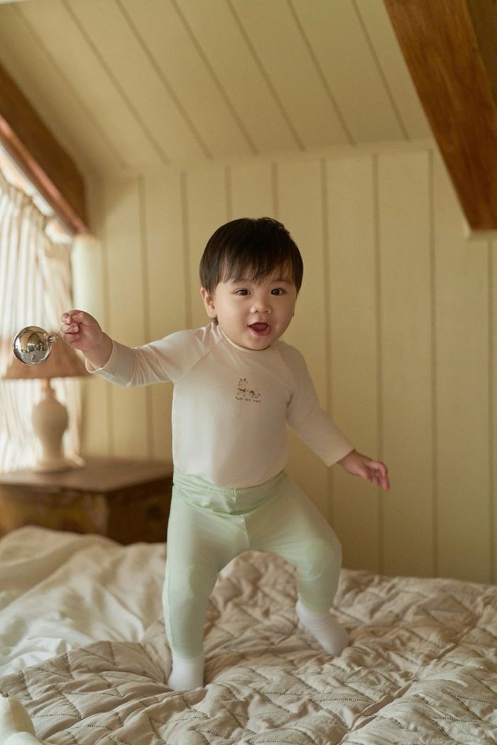 Бугын зурагтай хослол