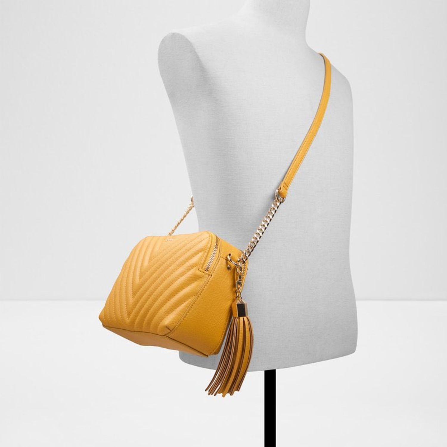 https://cdn.zochil.shop/99b33f08-1f02-4dc7-9f28-1f8491f4cf11_t1500.jpg