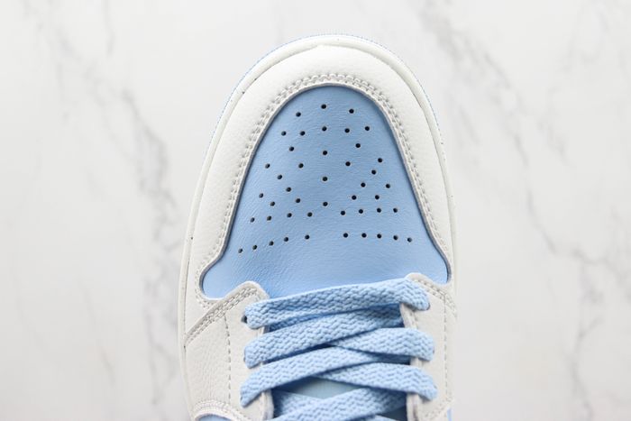 Jordan 1 Low SE Reverse Ice Blue