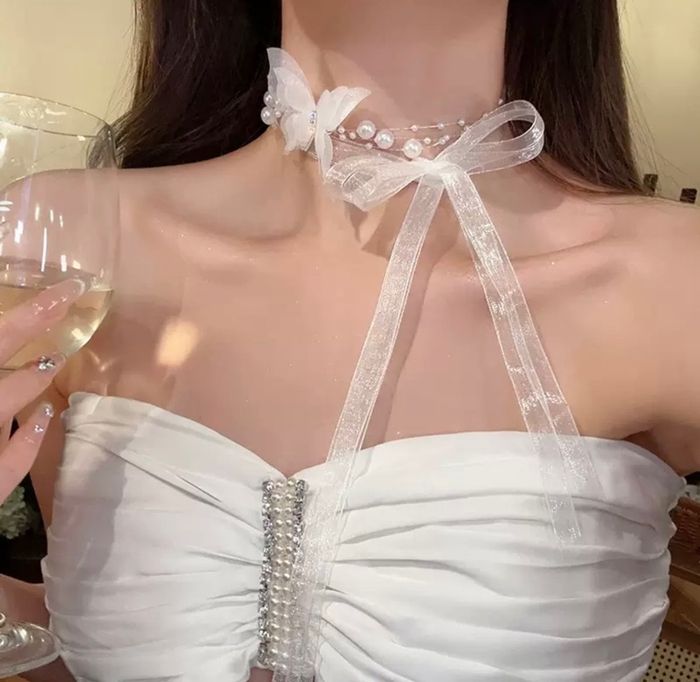 Эрвээхийтэй чокер