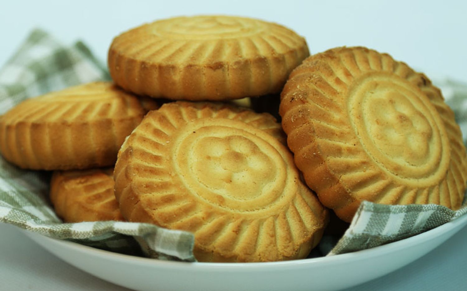 Нарийн боов Еэвэн Баялаг хүнс