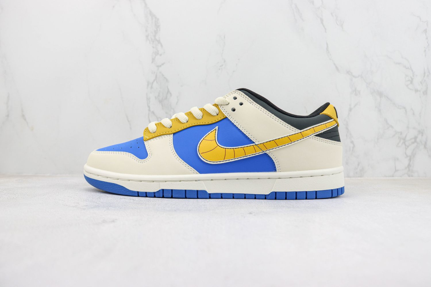 Nike SB Dunk Low RETRO 124