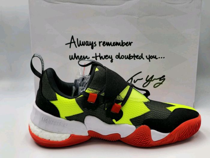 Adidas Trae Young H69000