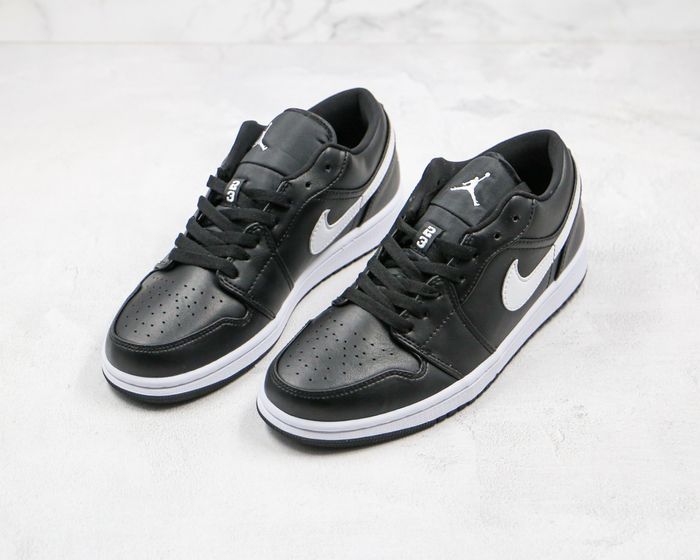 Jordan 1 Low Black White (Women's)