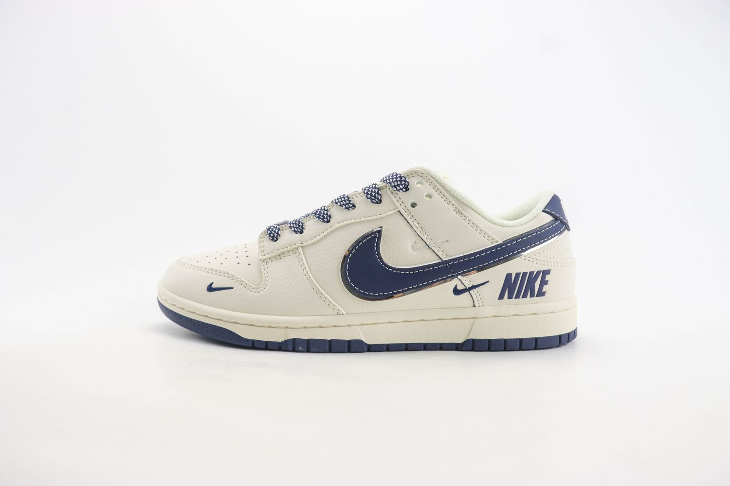  Nike SB Dunk Low x NIKE 06 