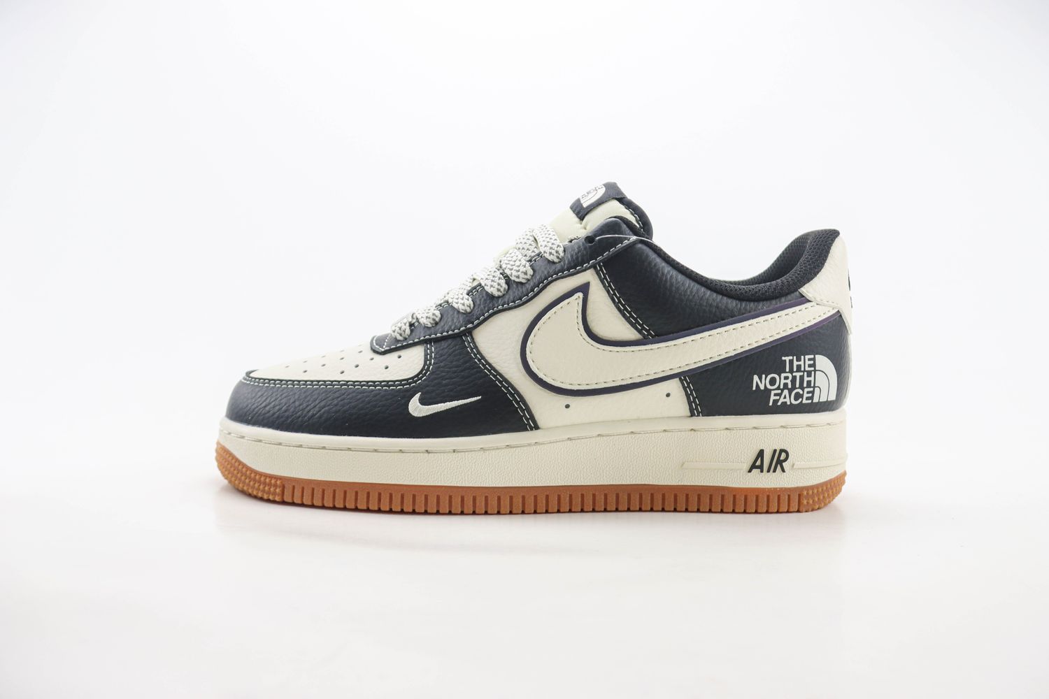 Nike Air Force 1 Low x The North Face 03