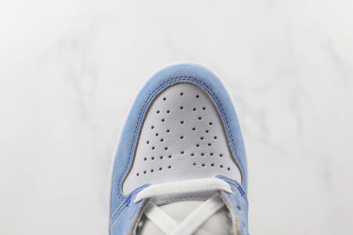 Jordan 1 Retro High Hyper Royal Smoke Grey