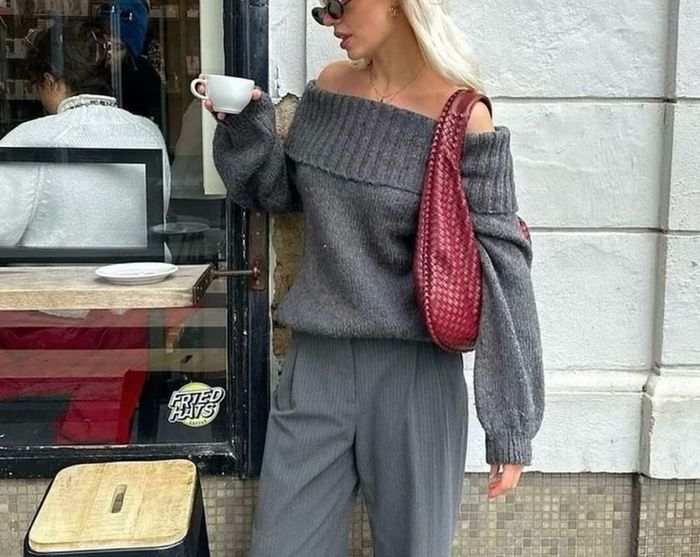 OFF-SHOULDER KNIT SWEATER