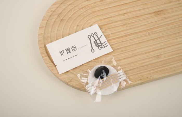 4 модон чигчлүүр, 1 үс засах утас, 1 хөвөн наалт