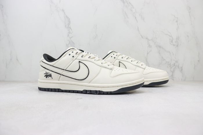  NK SB Dunk Low Retro x Stussy 141