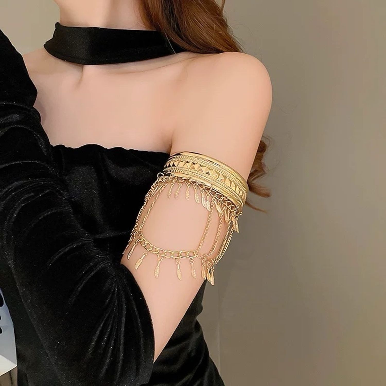 Бугалганы гоёл цацагтай шаргал