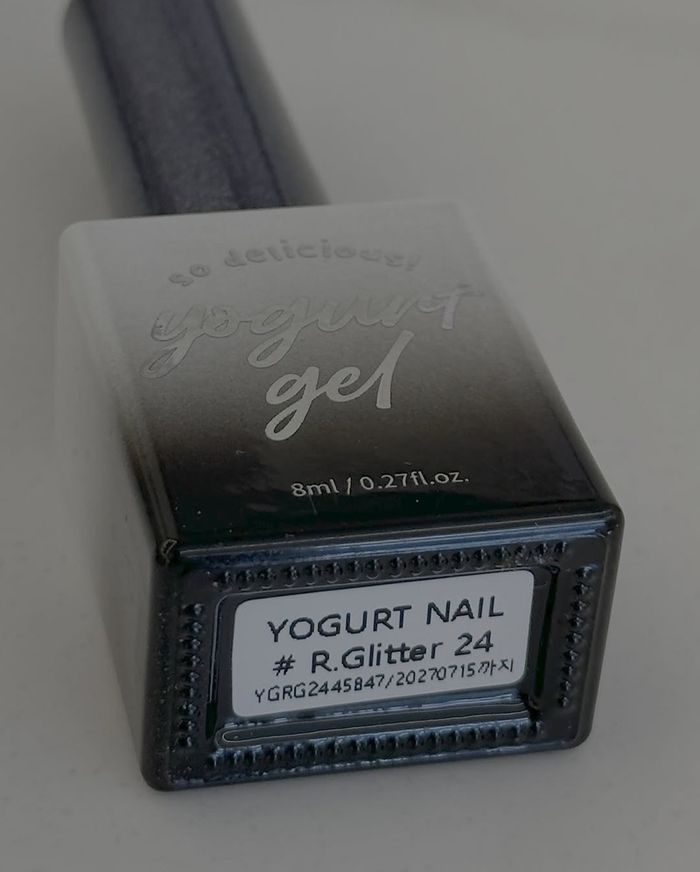 Yogurt Nail R.glitter