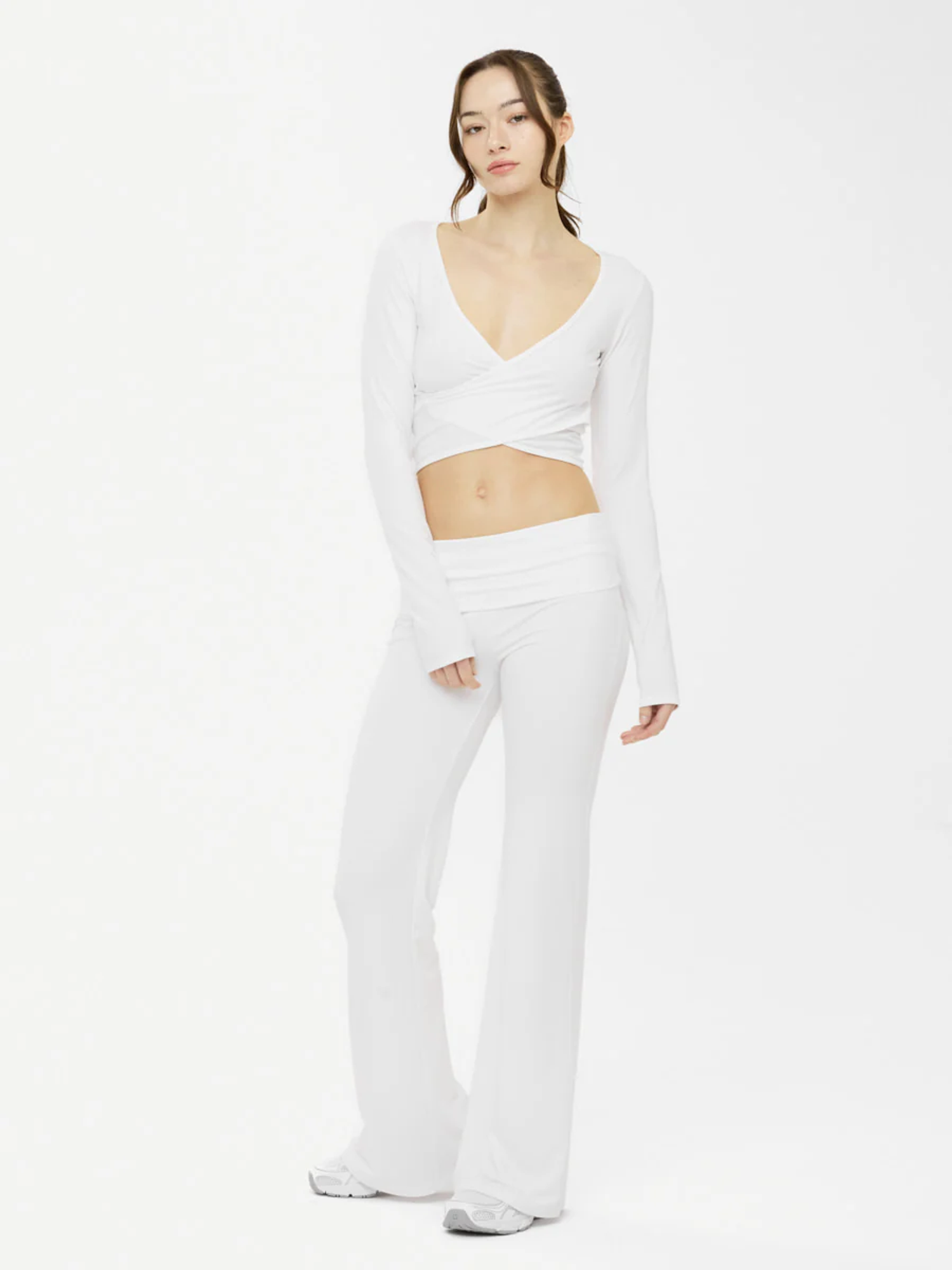 AIR FOLDING FLARE PANTS - WHITE 