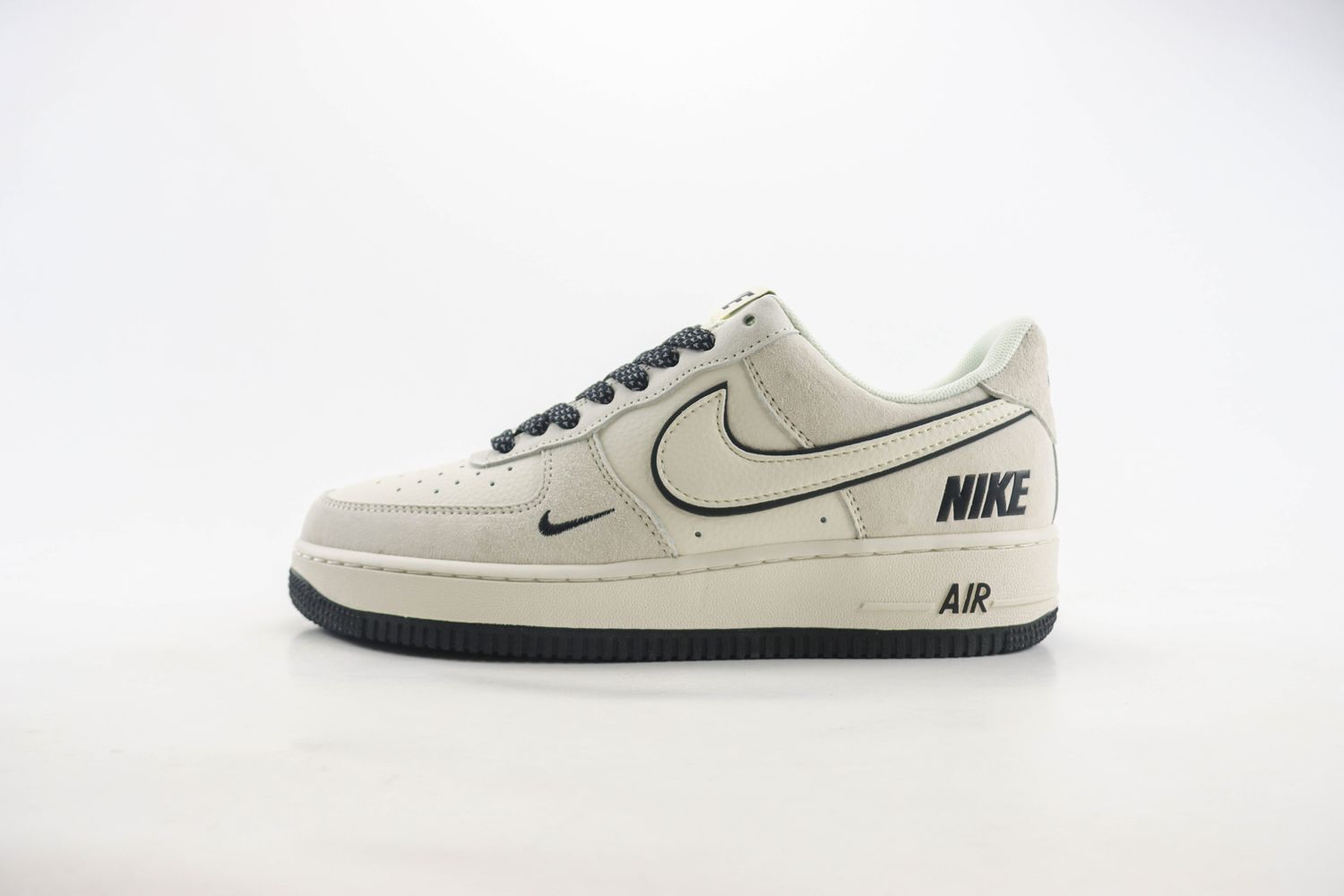  Nike Air Force 1 Low x Nike 09