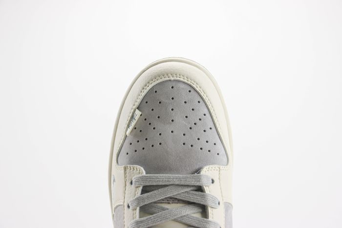 Nike SB Dunk Low Stussy 18