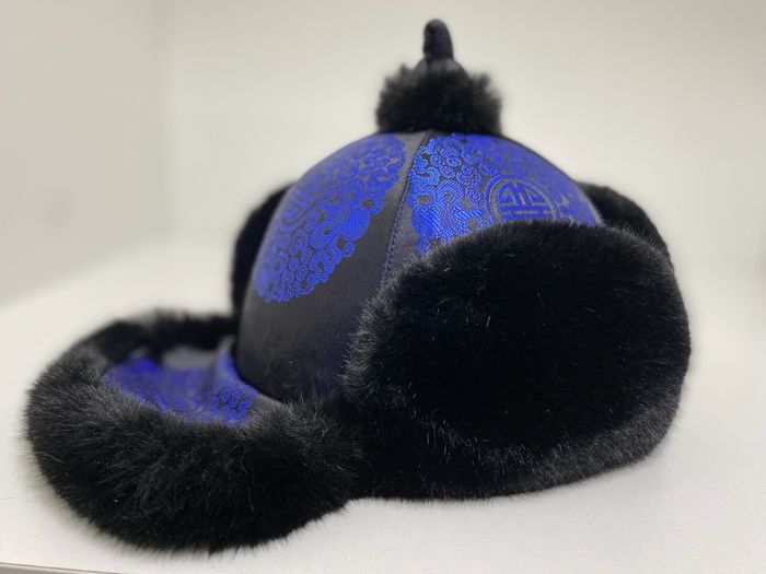 Өвлийн үстэй малгай