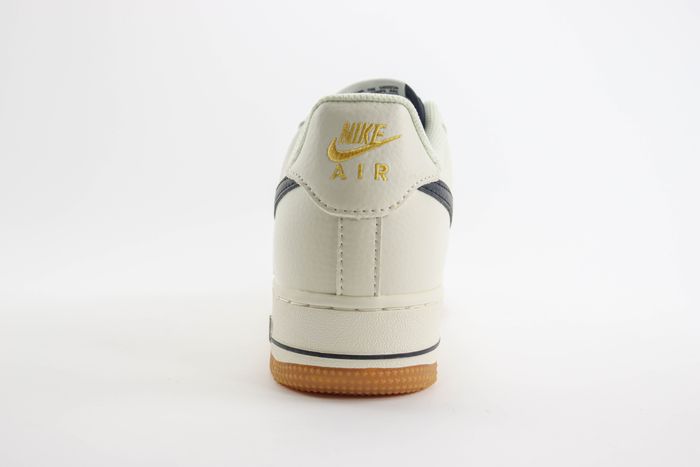 NIKE AIR FORCE 1 Low GS SOFT PEARL/BLACK/GUM LIGHT BROWN 