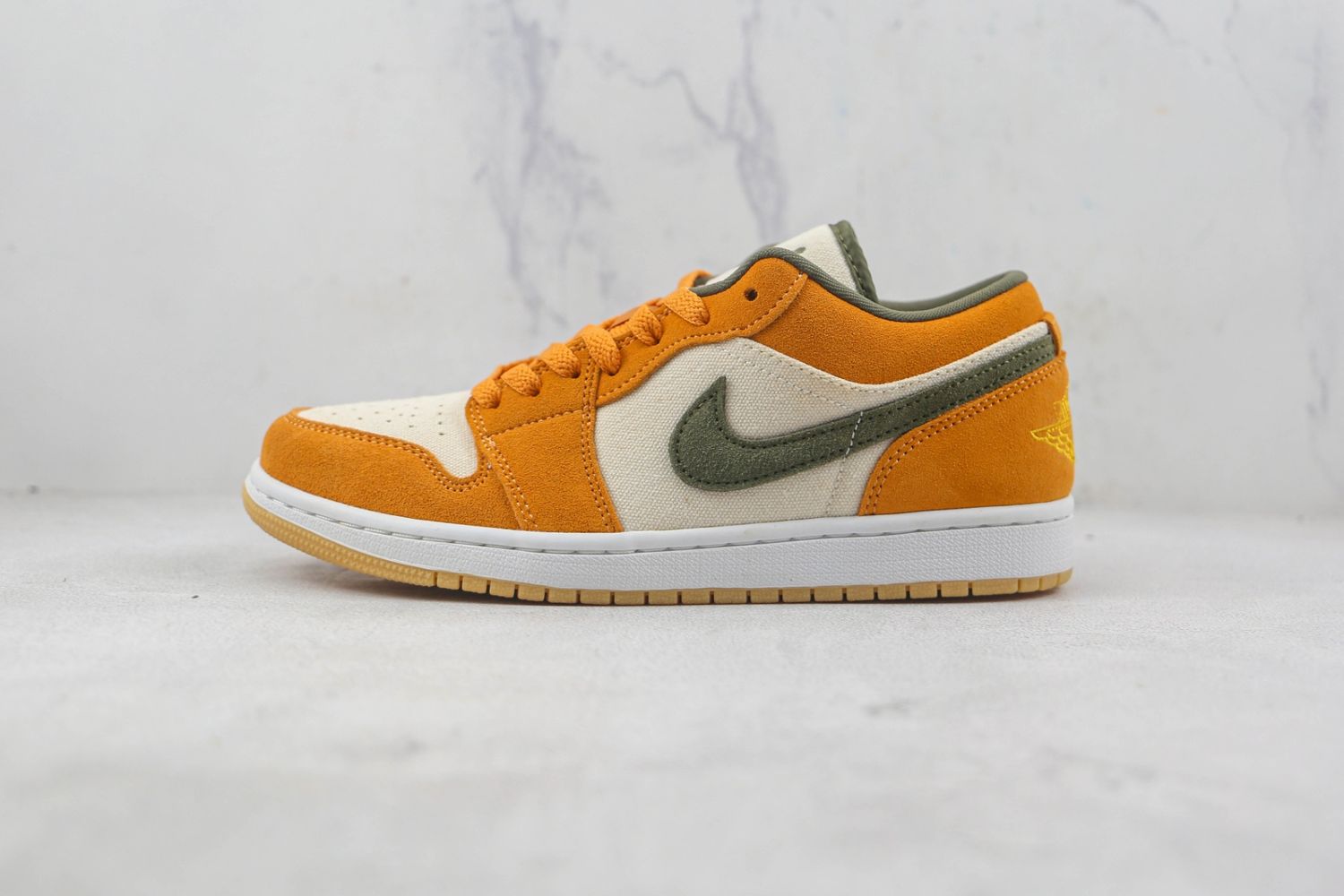Jordan 1 Low SE Light Curry