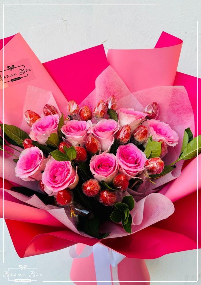 Ягаан гүзээлзгэнэтэй баглаа