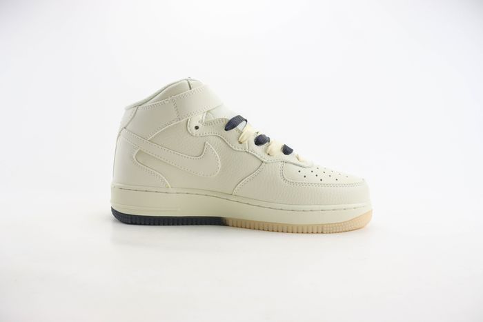Nike Air Force 1 Mid 