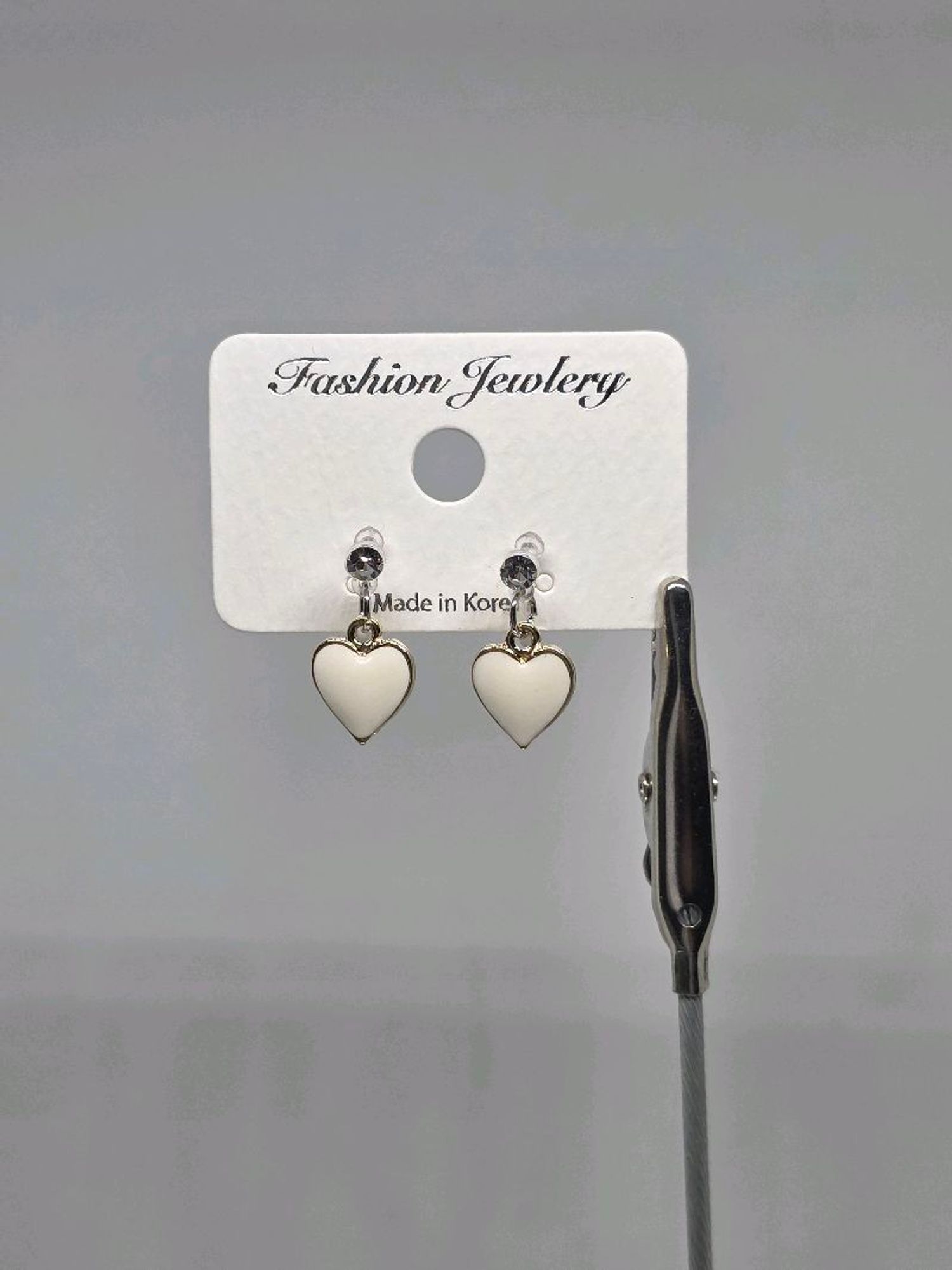 Хавчдаг ээмэг