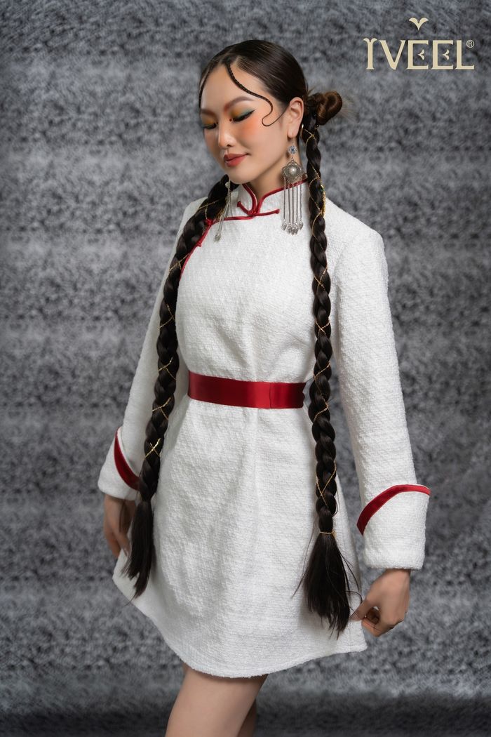 Эмжээртэй богино дээл