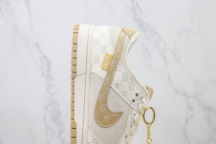 Nk SB Dunk Low x Gucci 38