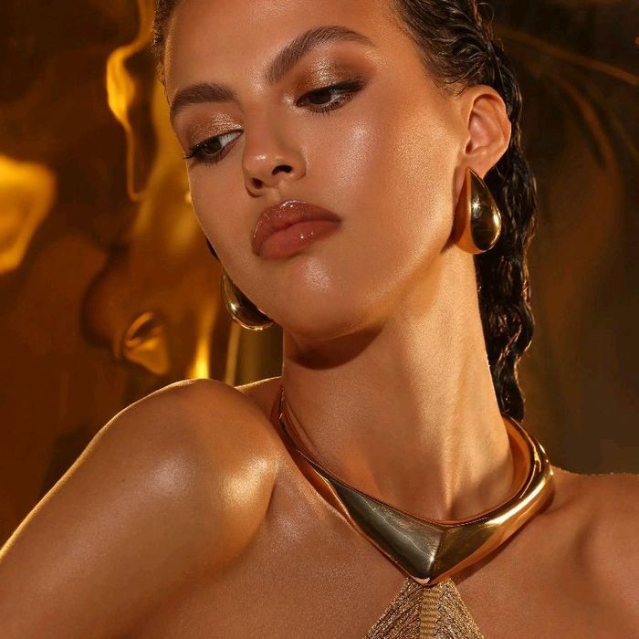 Golden eyeshadow palette