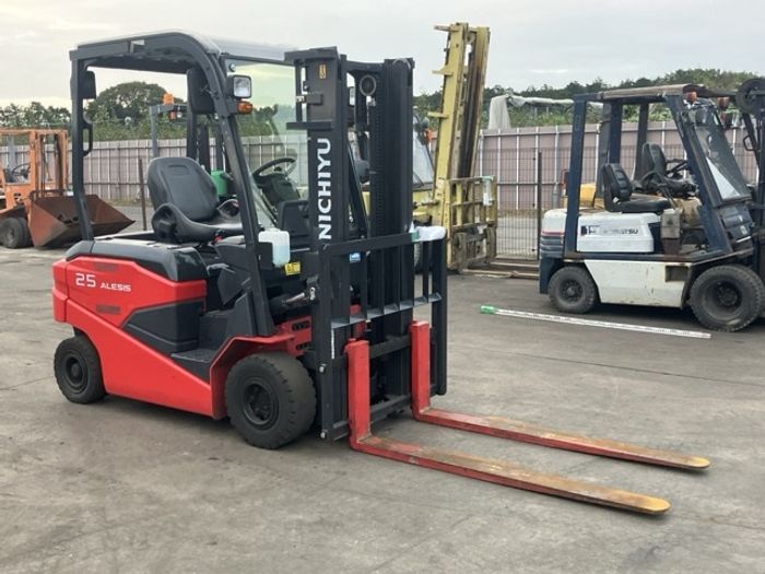 Nichiyu forklift 2.5 ton цахилгаан