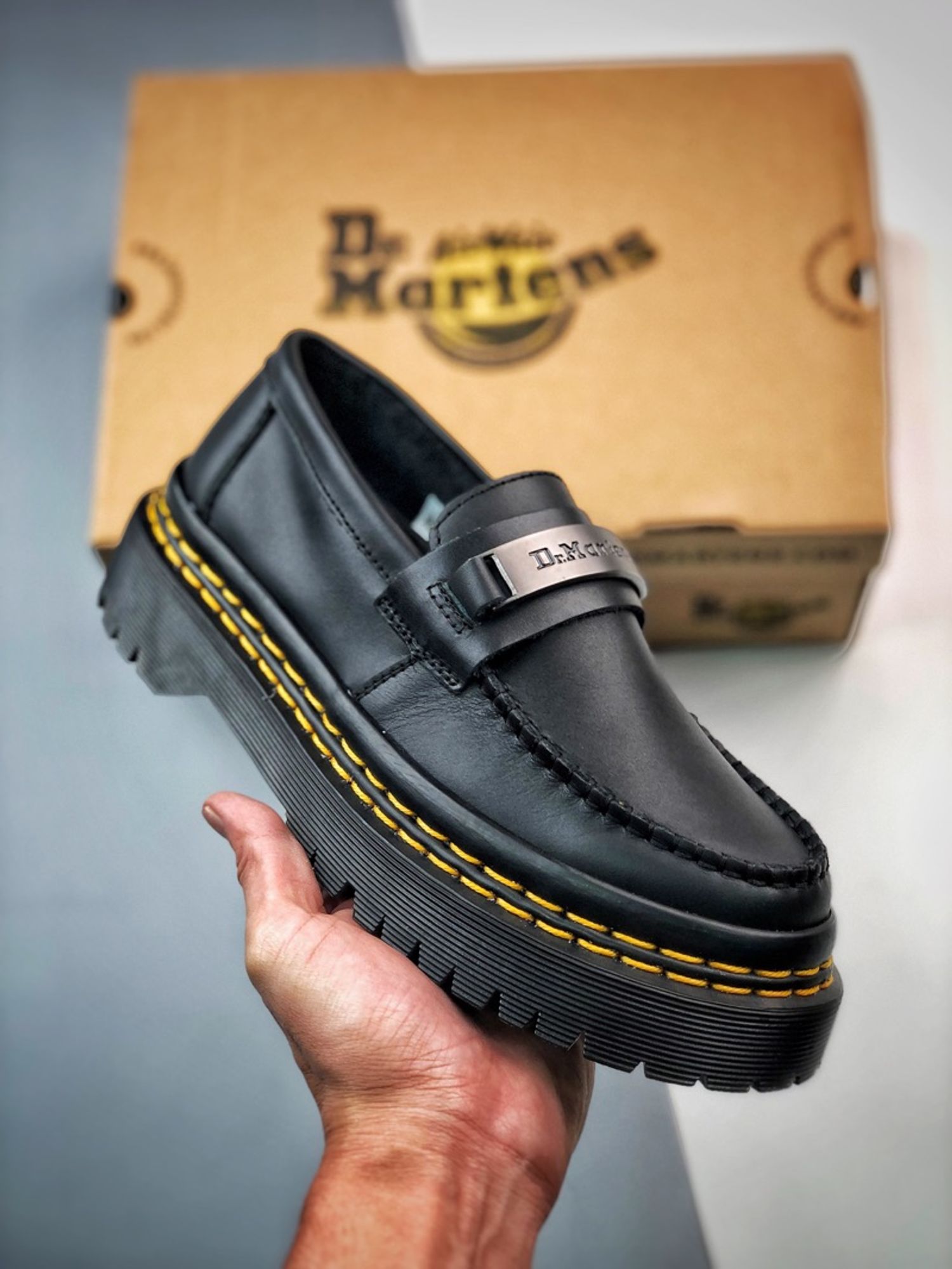 Dr.Martens “Adrian”