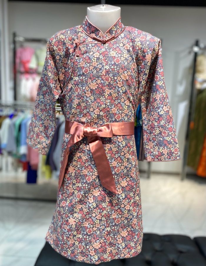 Цэцгэн хээтэй саарал дээл