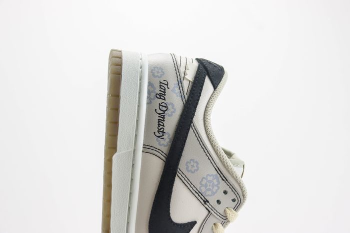 Nike SB Dunk Low 122