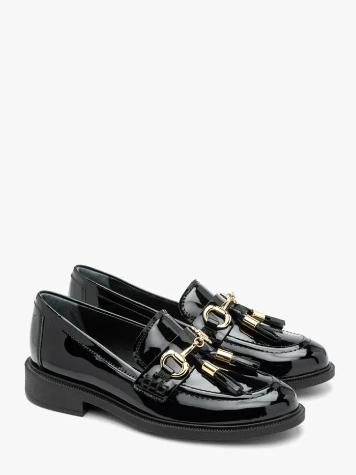 Patent women’s loafers with tassels