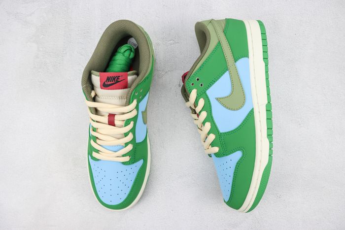 Nike Dunk Low "Green Shock