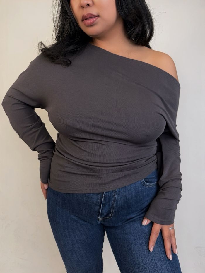 Lyocell Loose off shoulder top