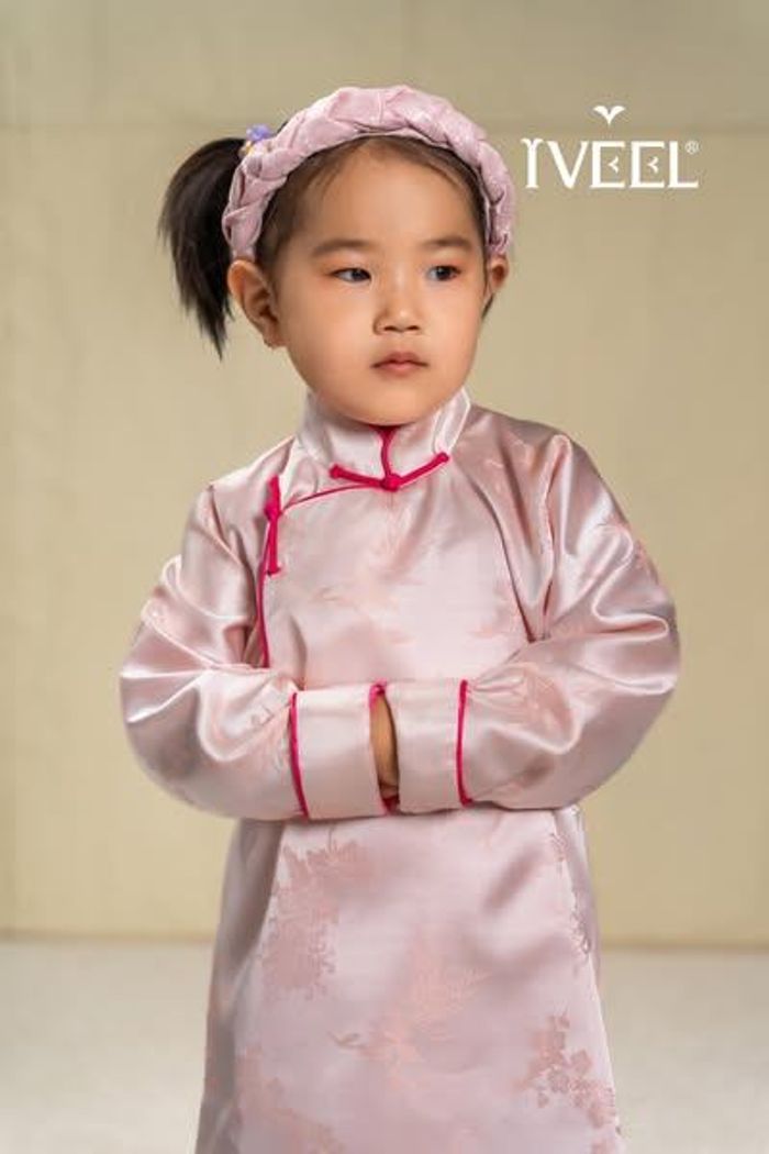 Хүүхдийн уламжлалт торгон дээл