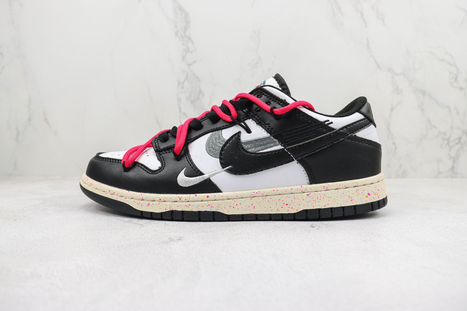 NK SB Dunk Low 108