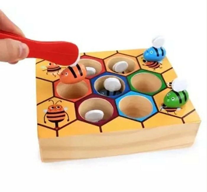 industrious little bee зөгий үүр