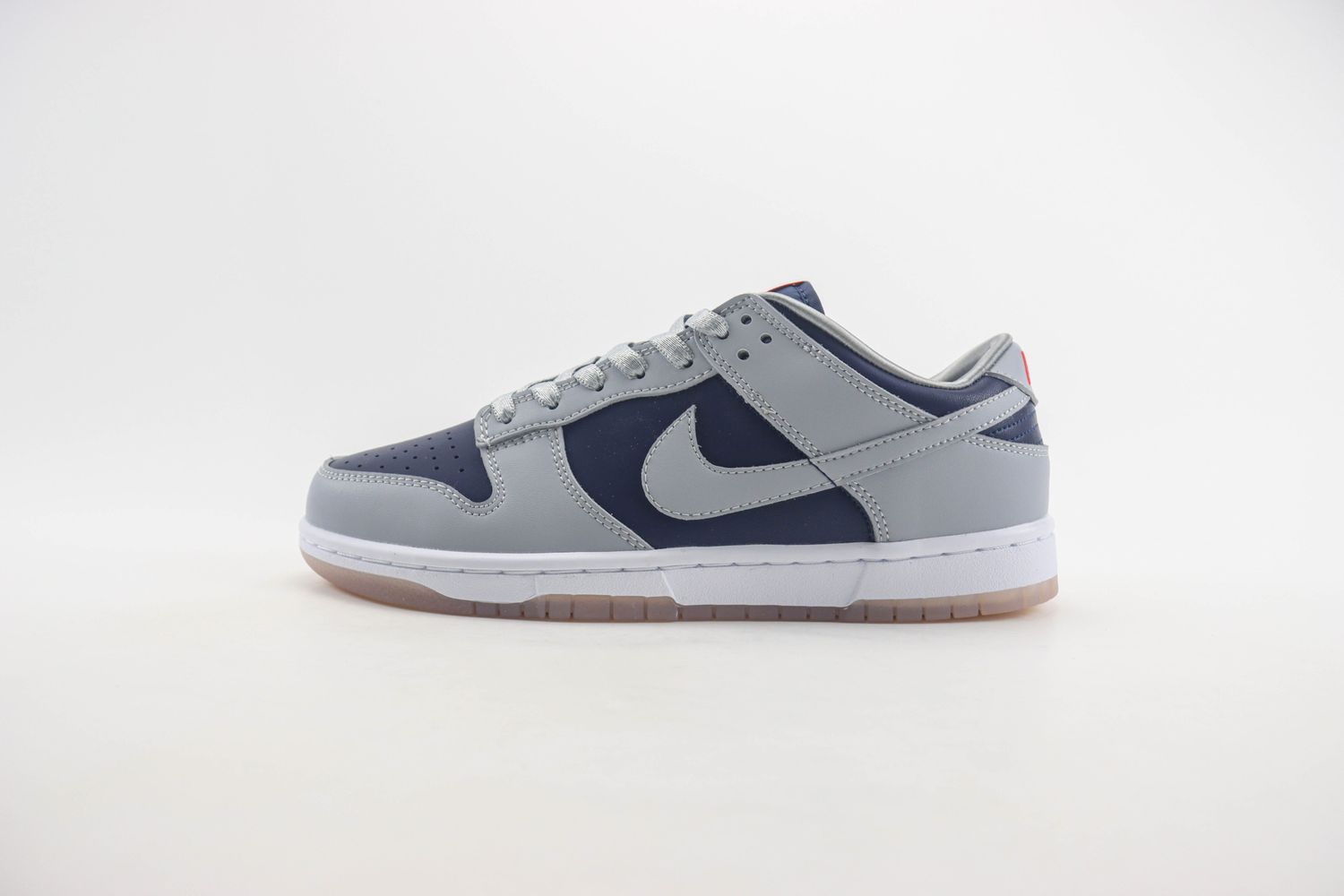 Nike WMNS DUNK LOW SP "WOLF GREY"