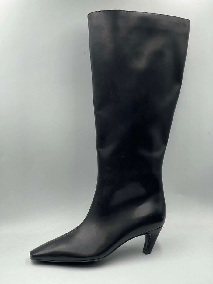 Inc жижиг өсгийт