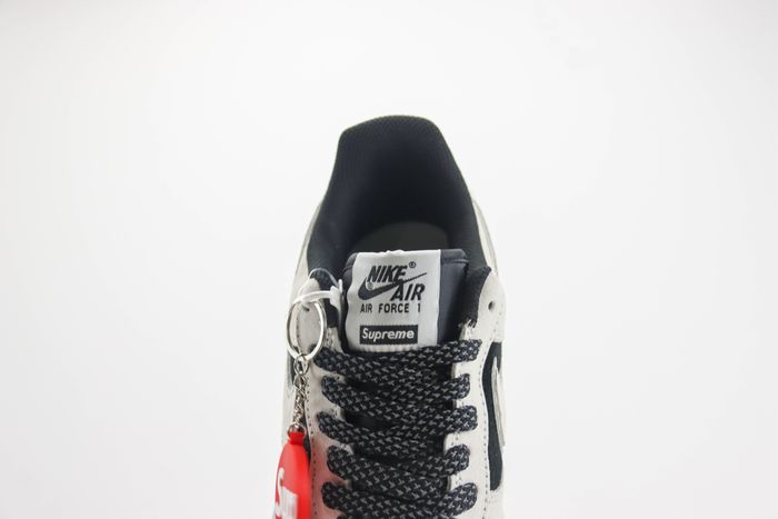 Nike Air Force 1 Low x supreme 43