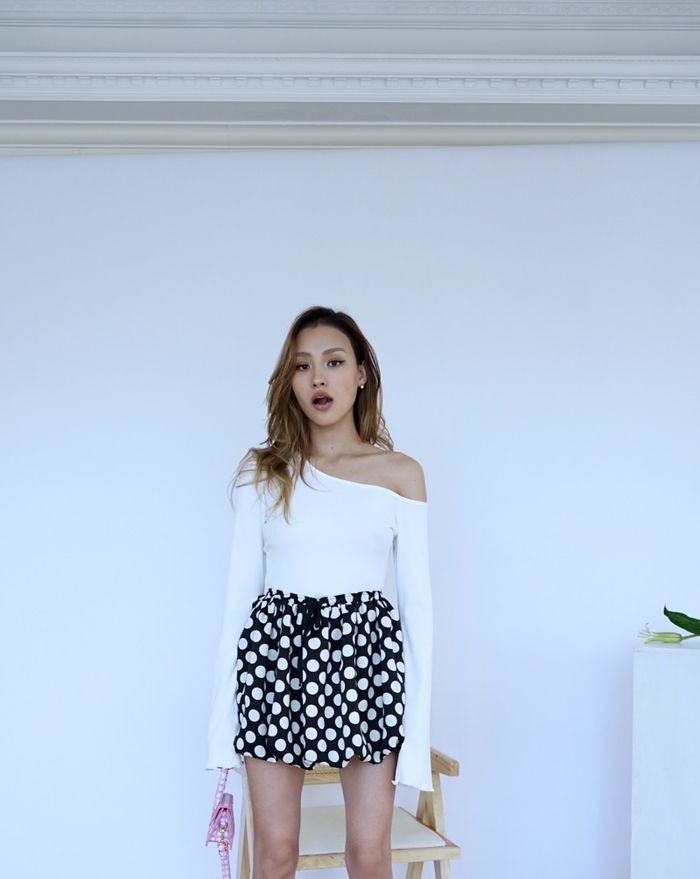 https://cdn.zochil.shop/a041aeda-daf1-4d7f-82ba-9afa4e7d4394_t700.jpg