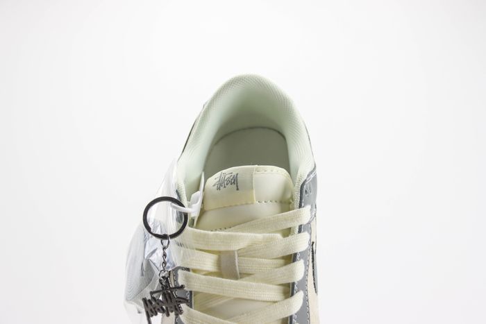 Nike SB Dunk Low Stussy 15