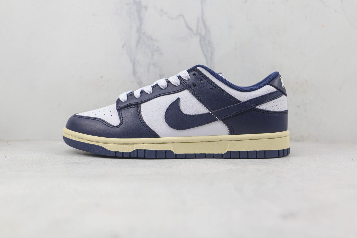 Wmns Dunk Low 'Vintage Navy'